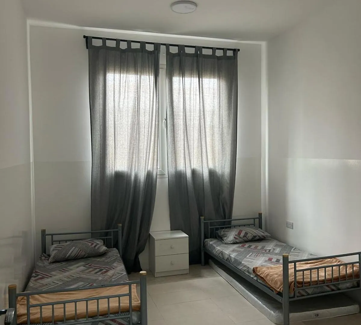 2Br In Abu Dhabi-Near Airport, Shuttle Available 아파트