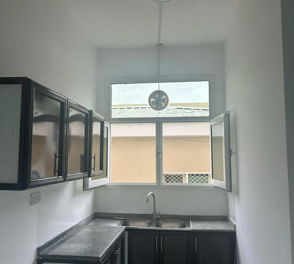 شقة 2Br In Abu Dhabi-Near Airport, Shuttle Available